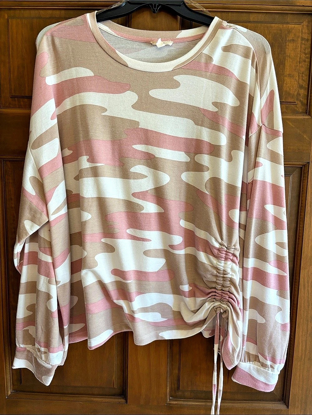 Como Blu Camo Drawstring Hem Top in Pink & Beige